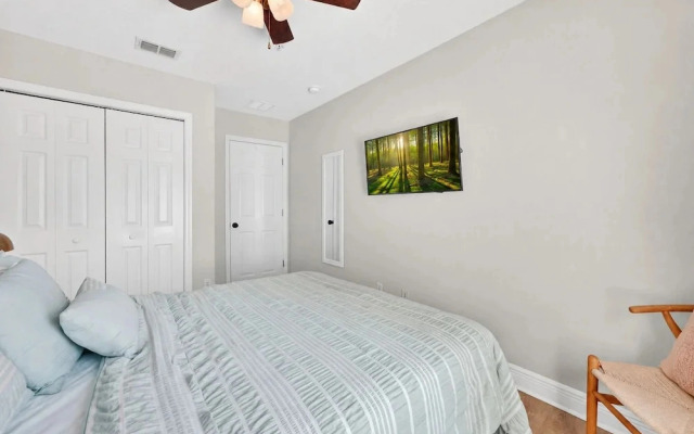 Cozy 3BR Townhome 5 Miles From Disney