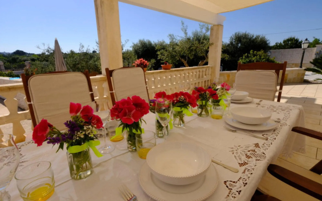 Tenuta con due abitazioni indipendenti e piscina