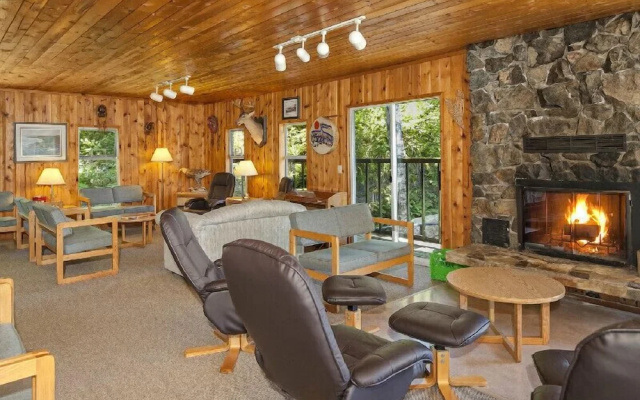 Nootka Island Lodge