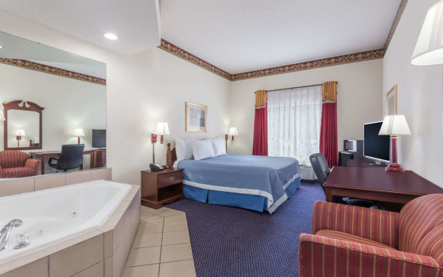 Clarion Pointe Jesup