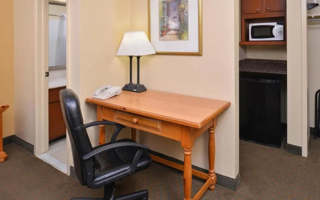 Red Lion Inn And Suites