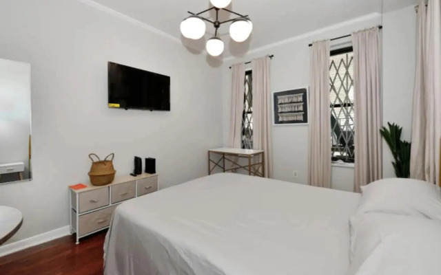 Cozy Studio Near Central Park