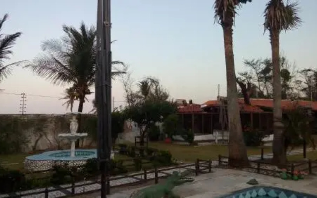 SUíTE PRAIA TABUBA- 3KM DE CUMBUCO