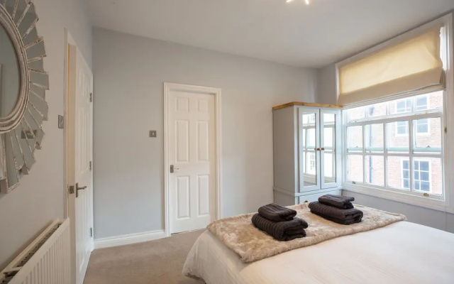 Castle Street Apartment