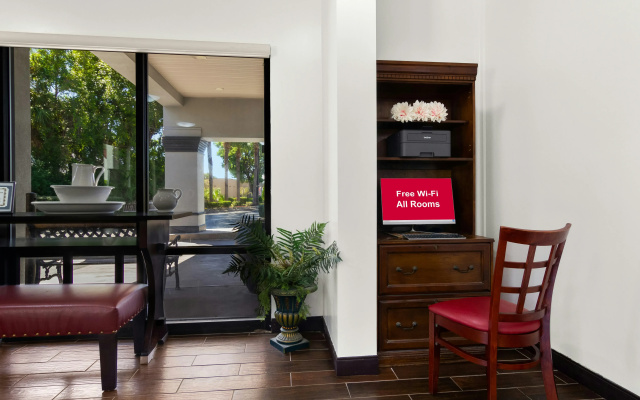 Red Roof Inn Kingsland