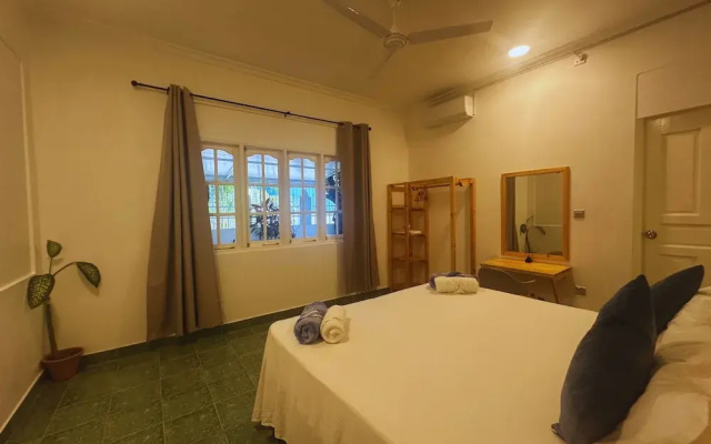 Bahaaru Villa Surf and Stay