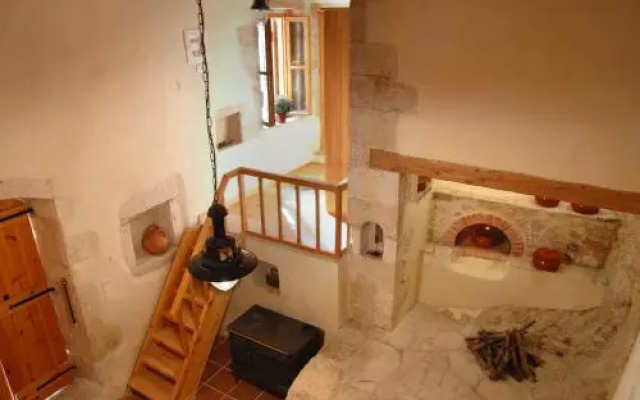 Irini Houses