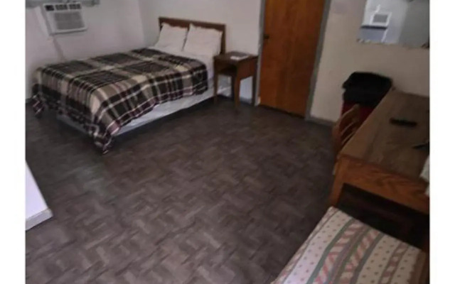 OYO Sandman Inn