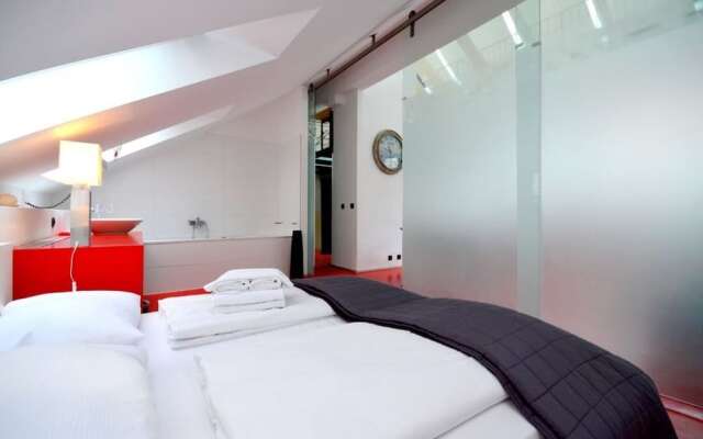 Апартаменты Vienna Residence Luxury Apartment for 4 With Rooftop Terrace and Uncommon View Вена комната для гостей