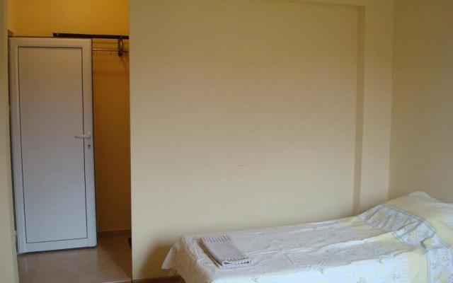 Cvetkov Guest Rooms