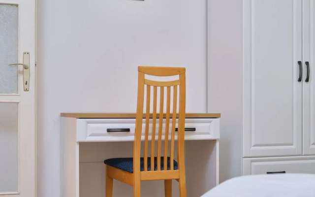 Bacci Central 2-Bedroom Apartment by Litto