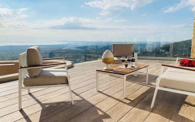 Prestigious Villa Olimpo With Pool And Sea View