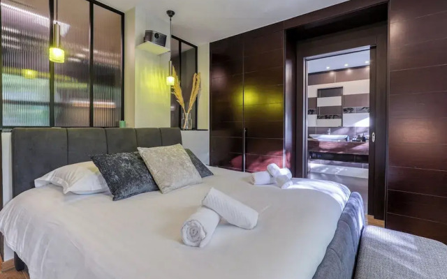 Montaigne Executive Suite