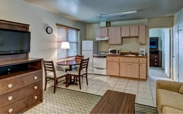 Palm Pavilion Inn