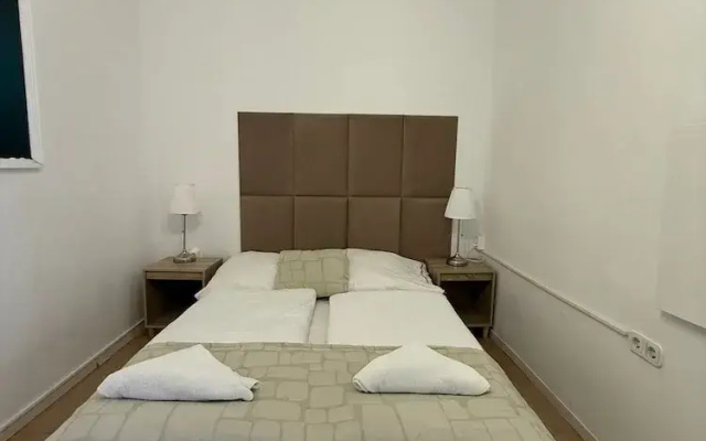 Smart 2BR Apt Close to Westbahnhof
