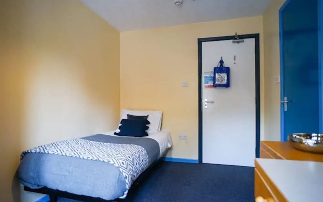 Room for STUDENTS Only-STOCKTON-ON-TEES
