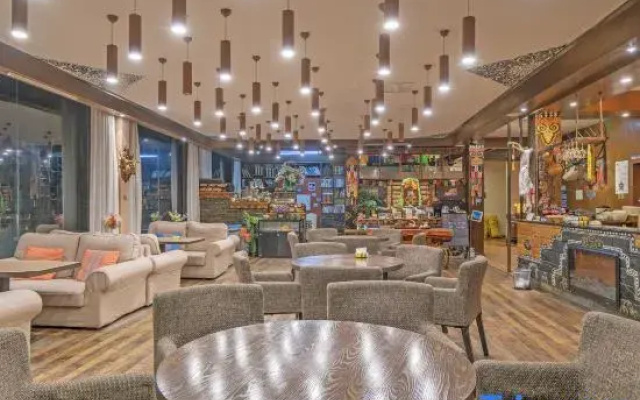 Yading Zhaxi Kongshu Tibetan Culture Theme Hotel