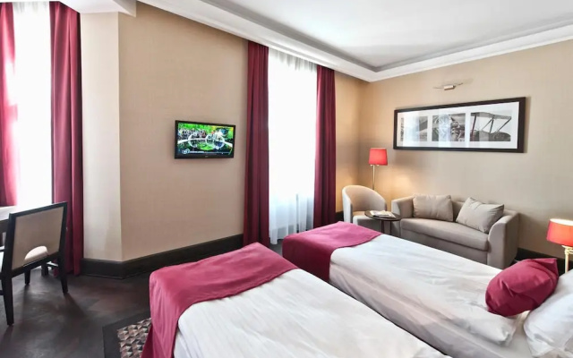 Hotel Red Baron