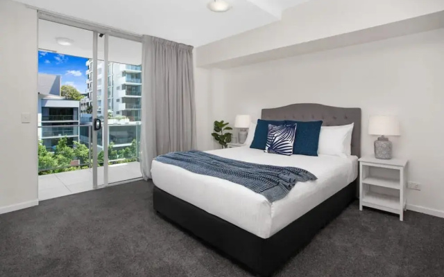 2-bed Near Brisbane CBD With Pool, Sauna & BBQ