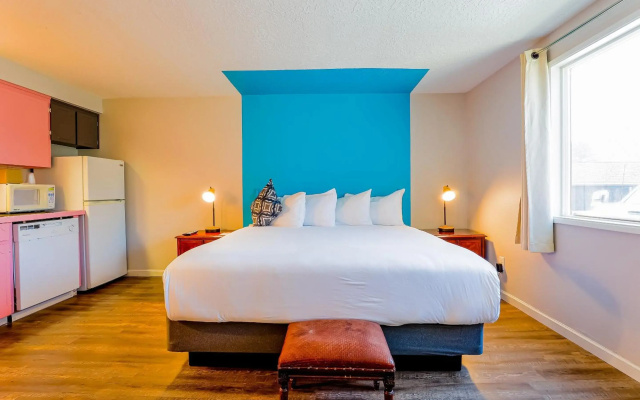 Coast River Inn by OYO Seaside