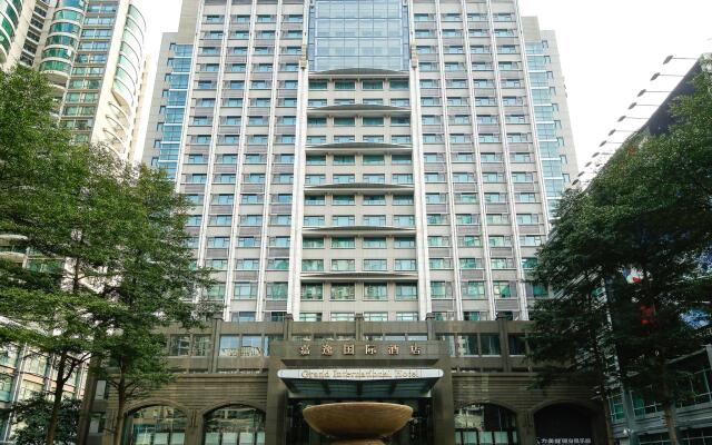 Guangzhou Grand International Hotel вид на фасад