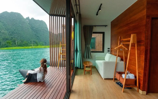 360 issara Floating Resort