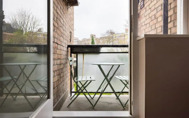 The Stephens Terrace Escape - Lovely 1BDR Apartment with Balcony
