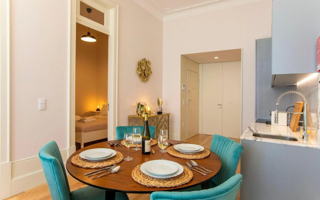 LovelyStay - 2BR Flat with AC in Duque de Loulé