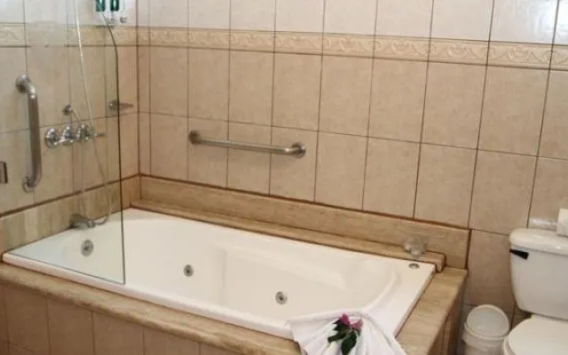Casa Conde Hotel & Suites