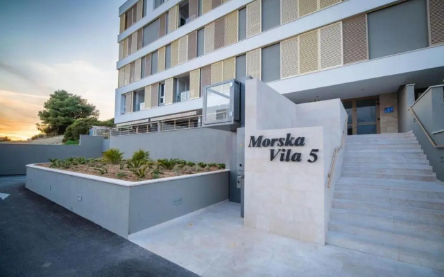 Sea view apartment EMA