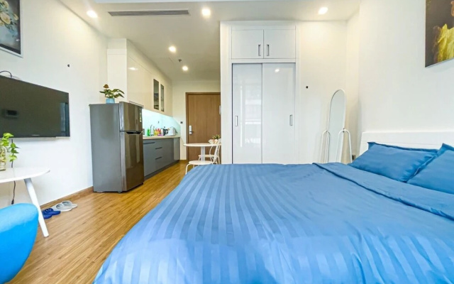 Canh Apartment in Vinhomes Green Bay