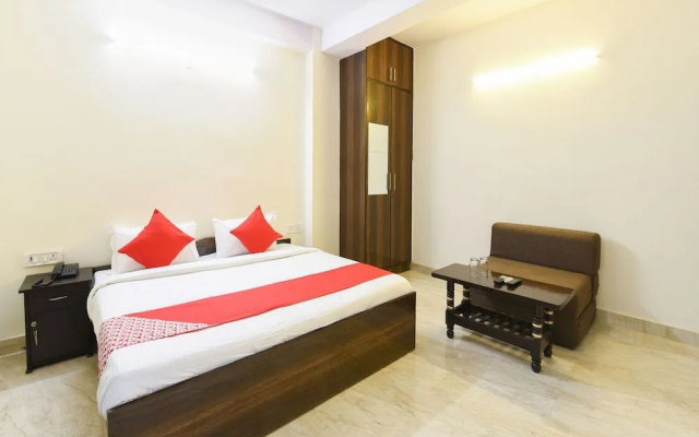 OYO 22394 Club Residency