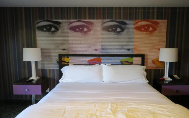 7 Springs Inn & Suites