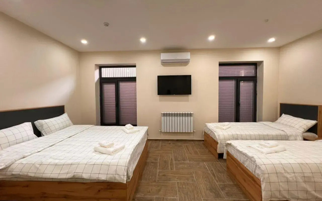 Boutique Hotel 108 (Бутик 108)
