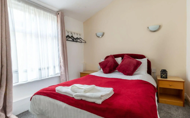 Holmsdale Hotel