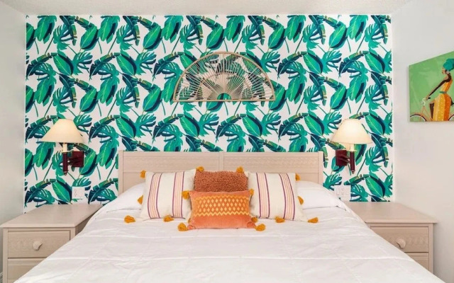 Tropical Lux