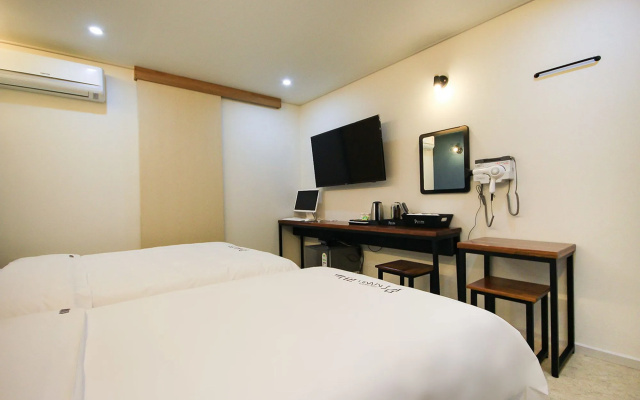 Kanu Hotel