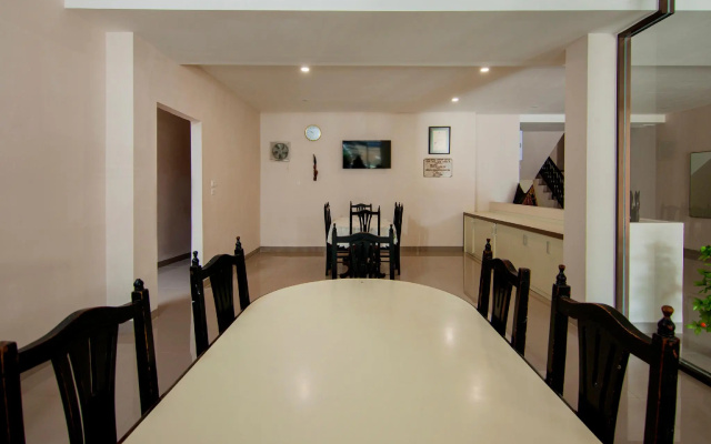 OYO 2382 Wisata Hotel