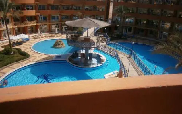 Oasis Resort & Apartment