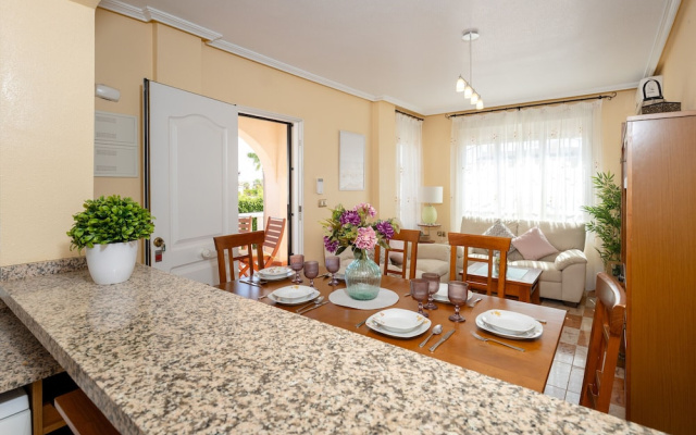 Honey Life Villa by Fidalsa
