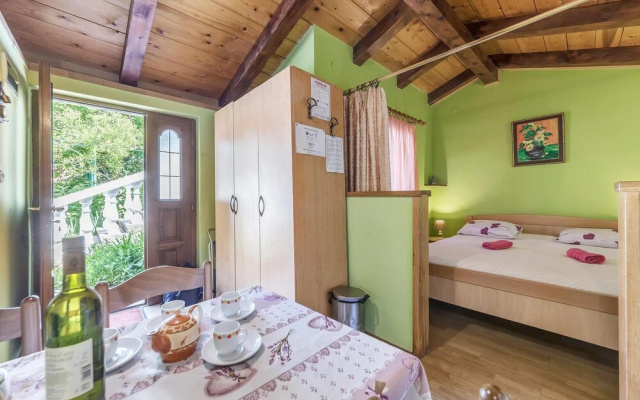 Stunning Home in Kanfanar With Wifi