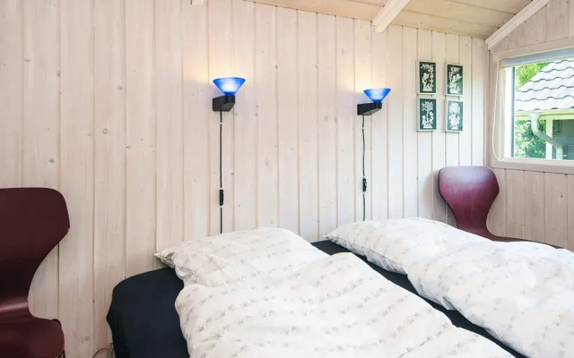 Whirlpool Cottage Oasis-by Traum