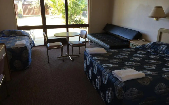 Glades Motor Inn