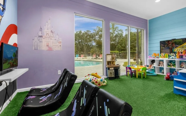 Luxury 4 BDR House Near Disney 11105
