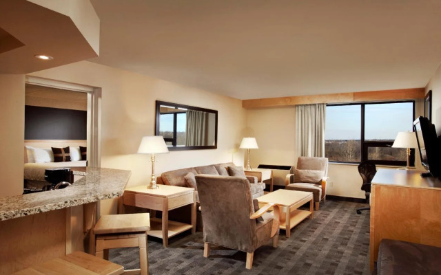 DoubleTree by Hilton Kingston