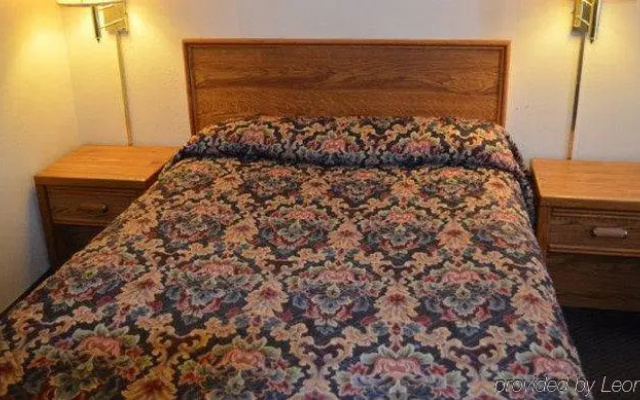 Americas Best Inn Scottsburg
