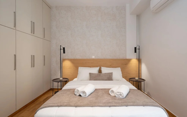 Deluxe 4 Bedrooms Apartment in Athens Center