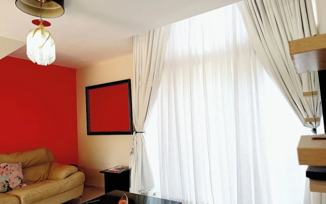 Apartment Sleeps 2 With Queen Bed