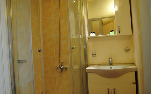Falcon Suite