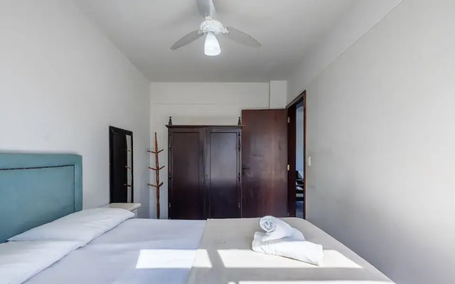Apto 2Q 180m da praia com Garagem ERU032